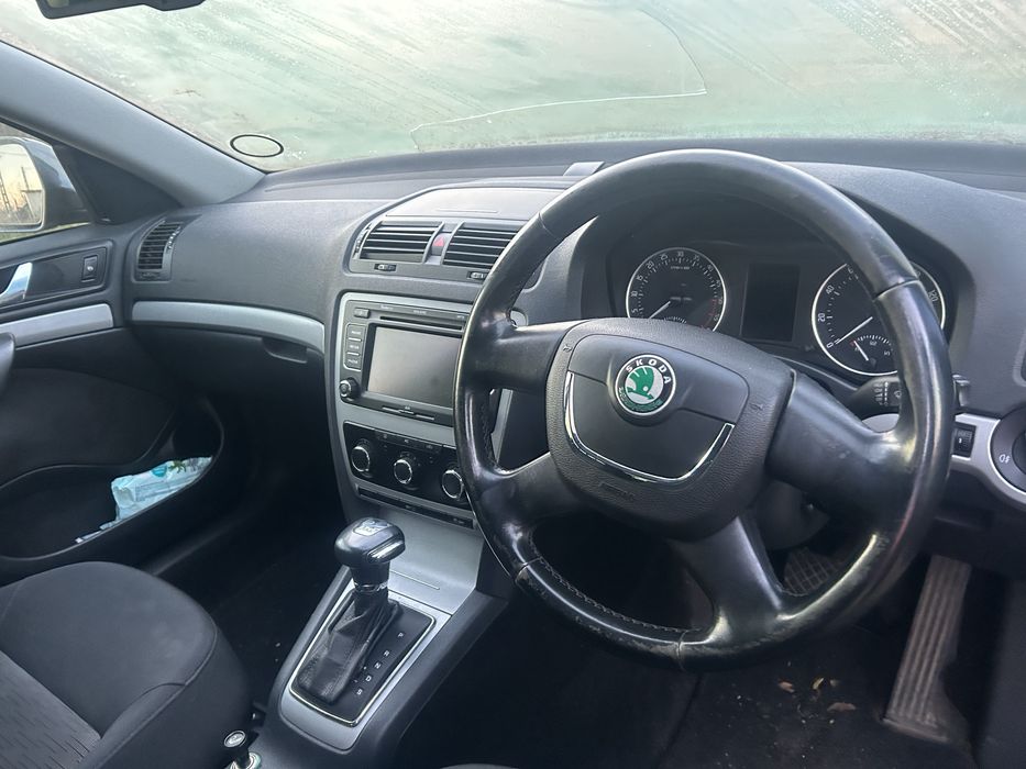 Debitmetru aer Skoda Octavia 2 1.6 tdi CAY 2011