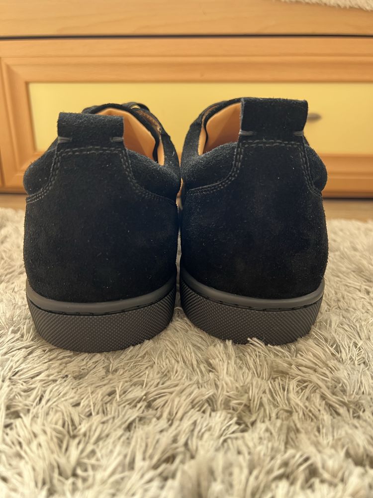 Christian Louboutin обувки