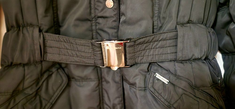 Дамско зимно яке на Pepe Jeans, размер L, с гъши пух