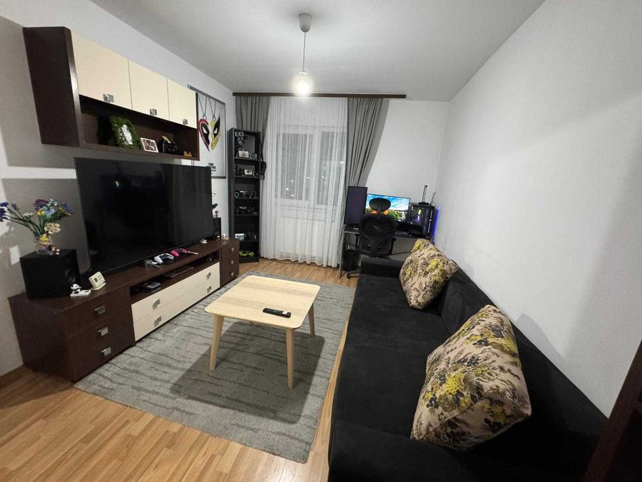 PF inchiriez apartament 420€  Zona VIVO