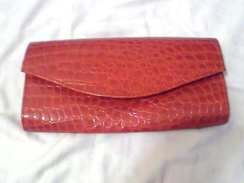 Клатч женский красный без цепочки не пользованный