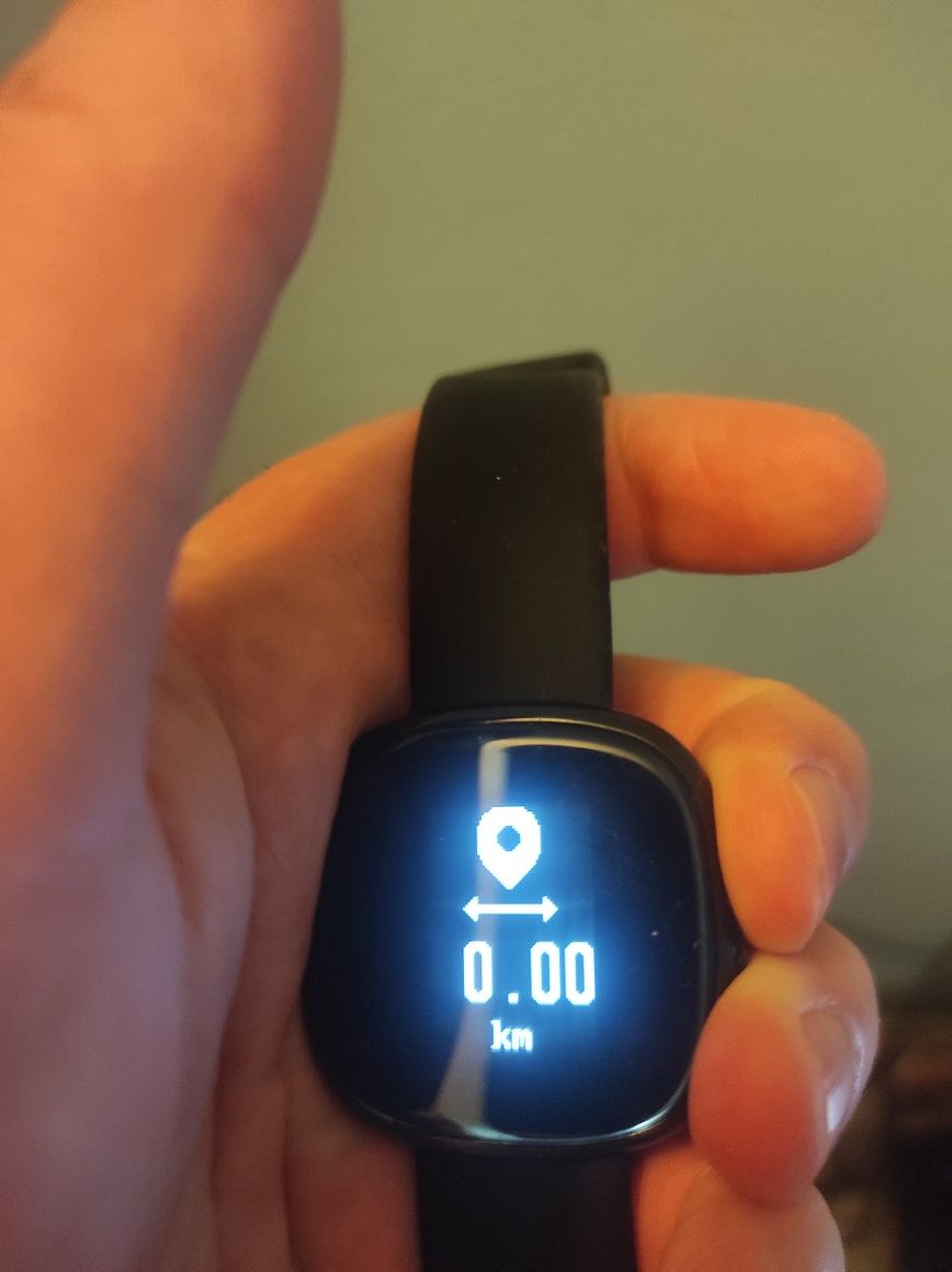 Smartwatch за кръвно, стъпки и пулс