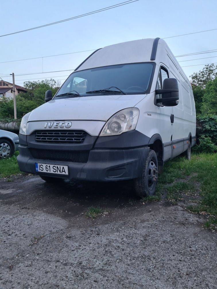 Vand sau schimb Iveco daily 2012 motor 2.3 diesel