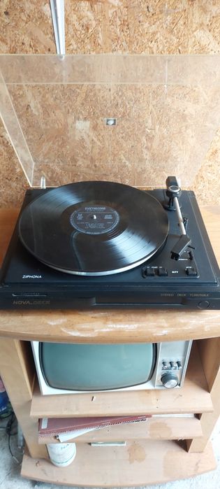 Vând pick-up Ziphona nova deck de la Electronica