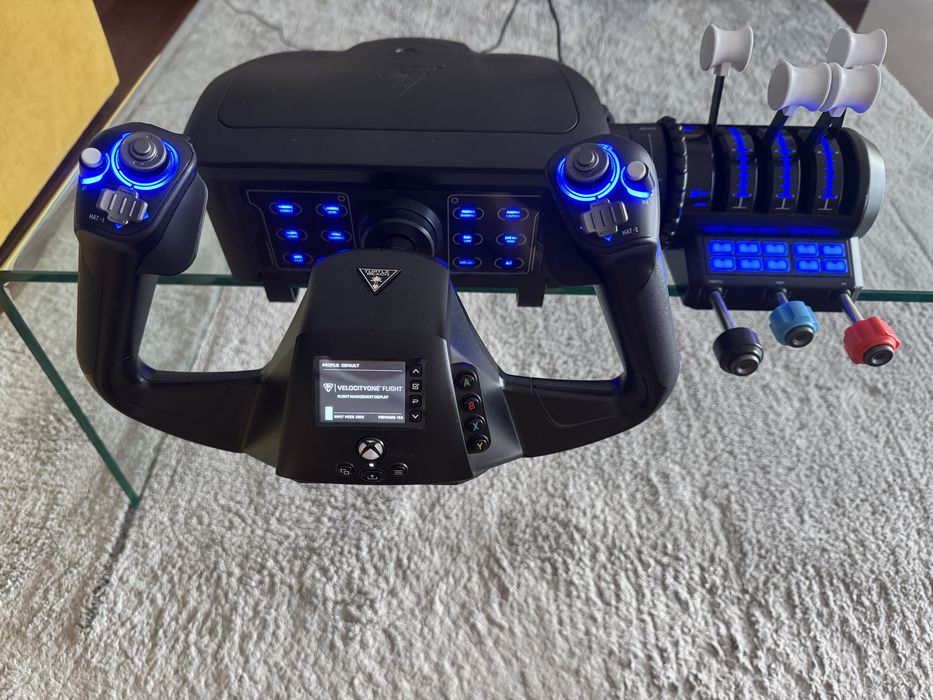 Turtle Beach VelocityOne Yoke si Flightdeck