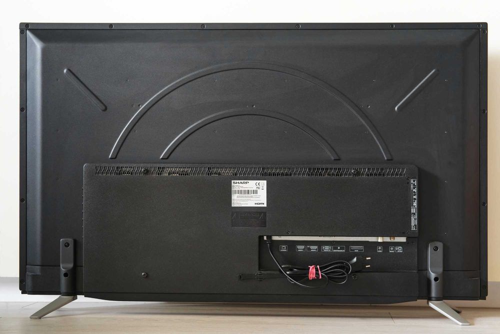 Televizor smart Sharp 102cm