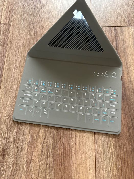 Husa cu tastatura bluetooth A+ 7-8inch