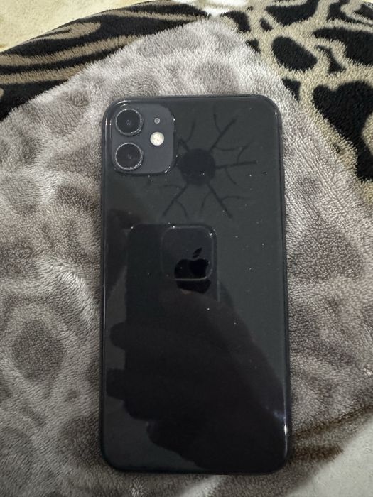 Продам айфон 11 64gb