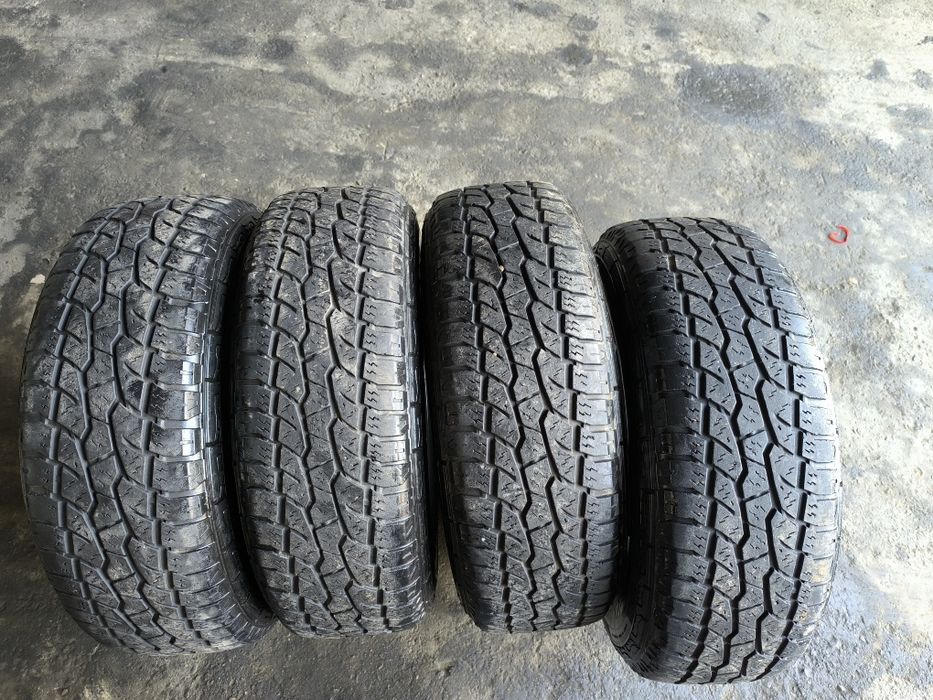 Продам резину A/T 265/75/16