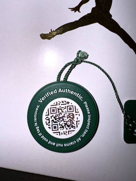 Nike Jordan 1 Mid Peach Mocha