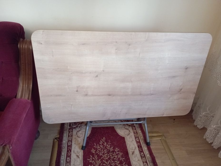 Masa pliabila ușor depozitabila