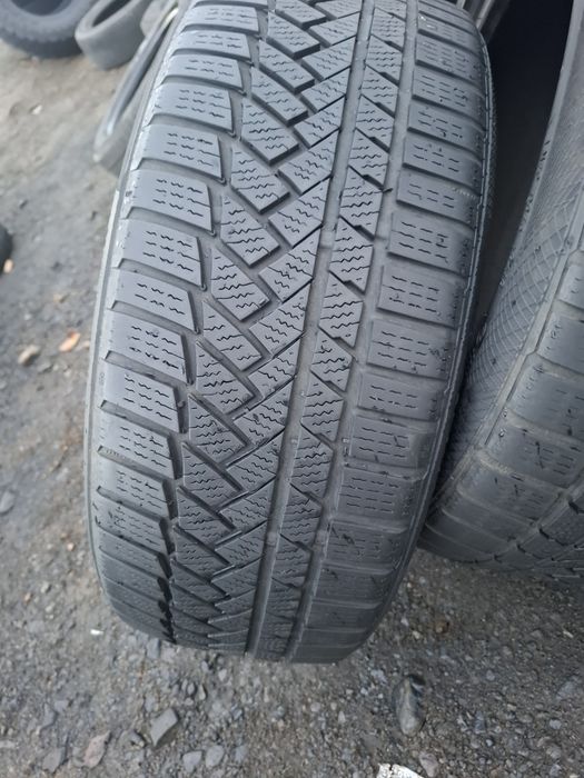 Vand 2 anvelope 205 50 17 continental de iarna
