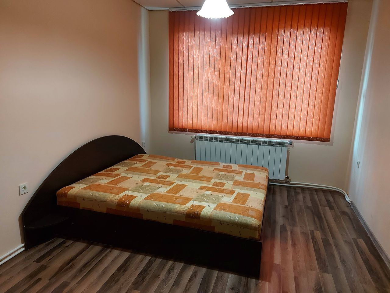 Дава се под наем Двустаен апартамент в Ловеч, Център - 75 кв.м за 204 € - Снимка #4