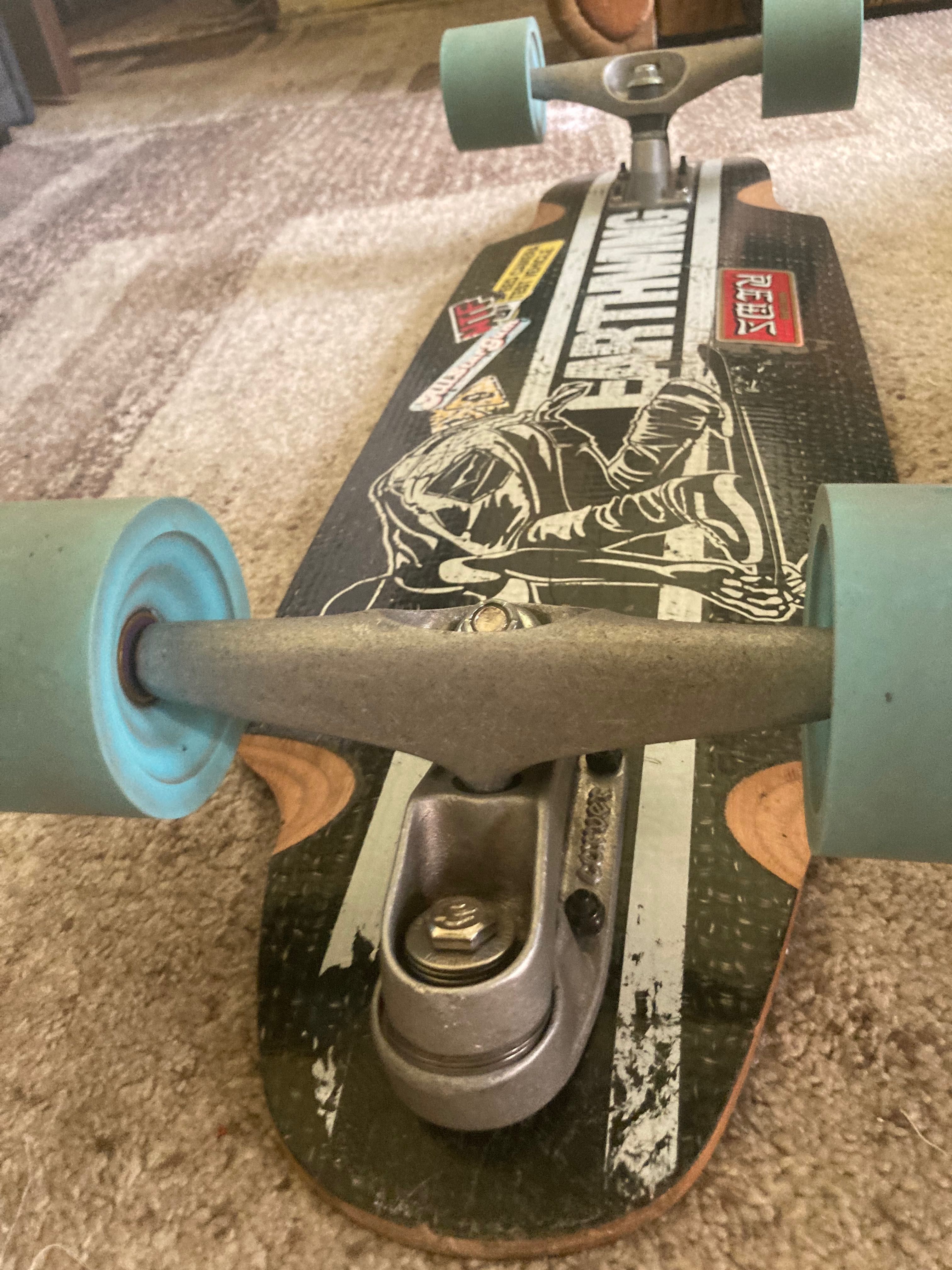 Longboard Earthwing / Carver C7