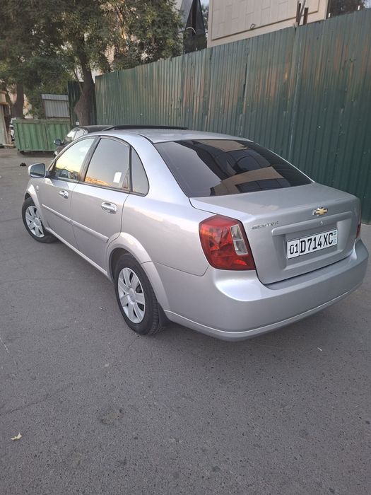 Jentra holati yaxshi mexanika lyuk quyilgan kraska bulgan joylari bor