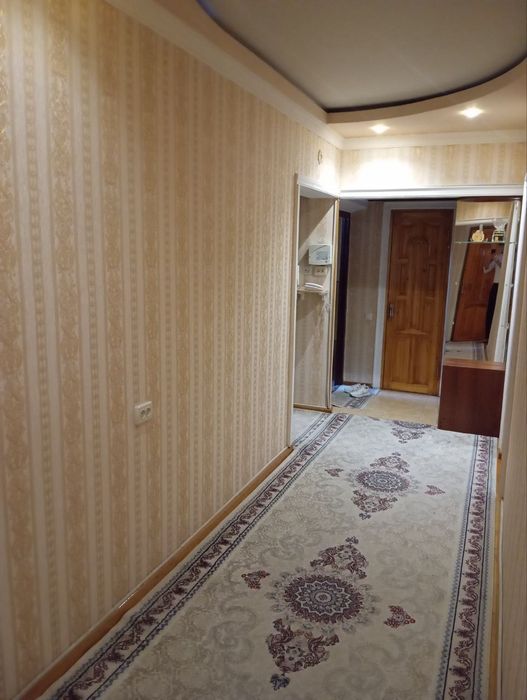 Срочно сдаю 4комнатная квартира на Юнусабаде 15-кв, 1-этаж с огородом.