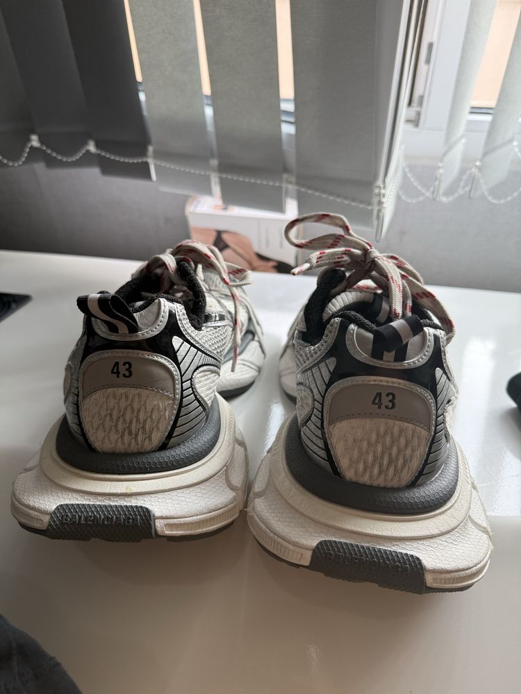 Balenciaga 3xl- най- висок клас