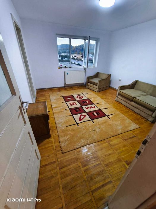 Se vinde apartament 3 camere