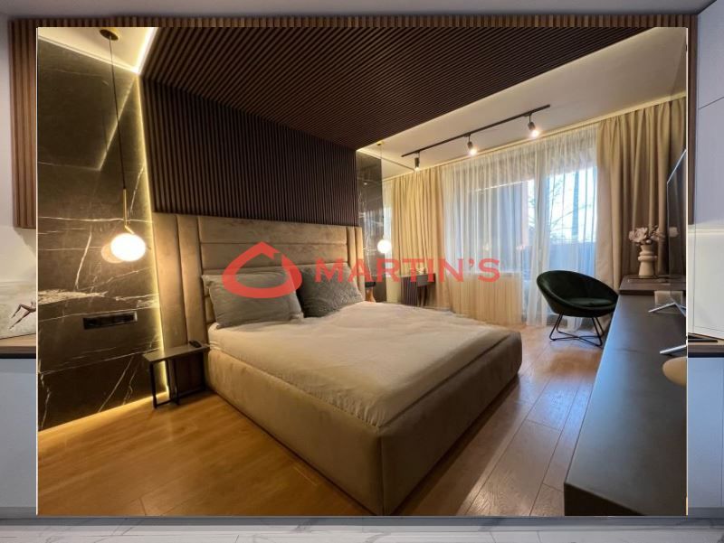 Продава се Тристаен апартамент в София, Витоша - 137 кв.м за 3482 €/кв.м - Снимка #8