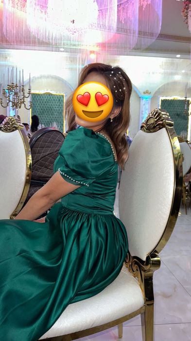 Вечернее платье, покупала за 50 тысяч.