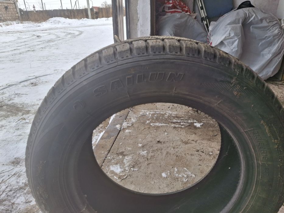 Продам резину на камри