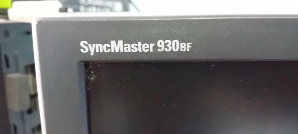 Vand monitor Samsung SyncMaster 930BF