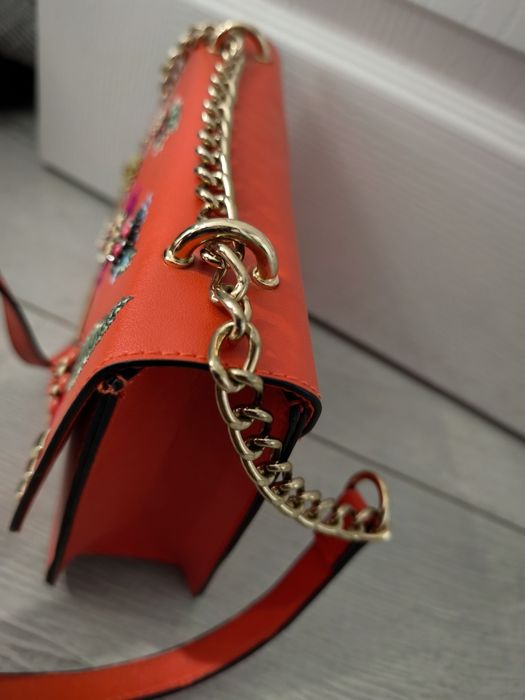 Primark чанта с мъниста и бродерия