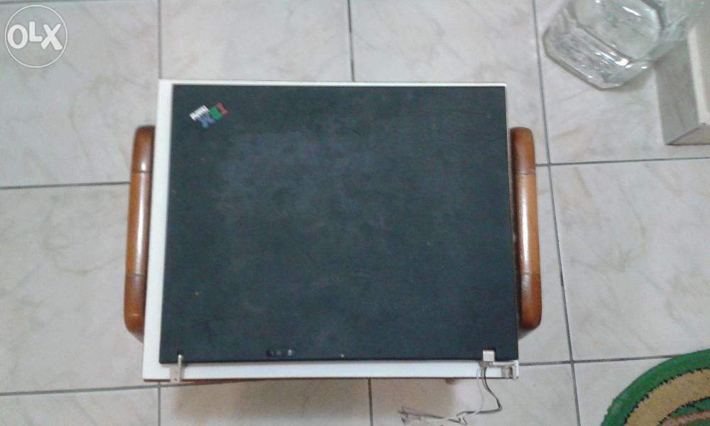 display cu capac superior laptop IBM T41p