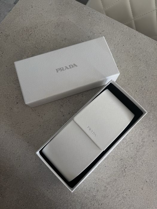 Ochelari de soare prada