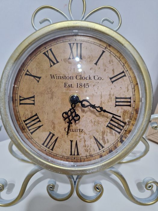 Ceas birou cu aspect vintage, rama metalica