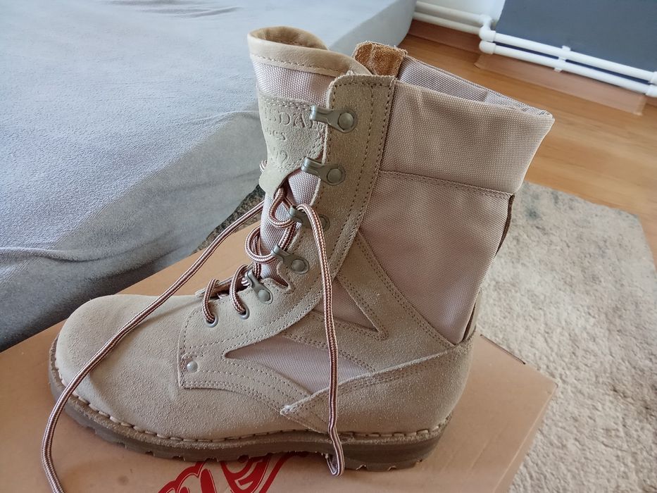 Bocanci militari vara