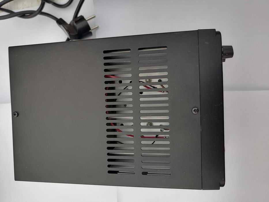 Sursa laborator tripla analogica 30v 2,5a noua