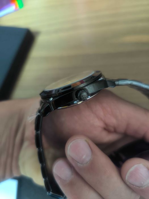 Самонавиващ се  ръчен часовник