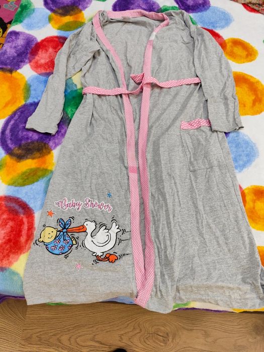 Vând cămăși graviduțe și de alăptat