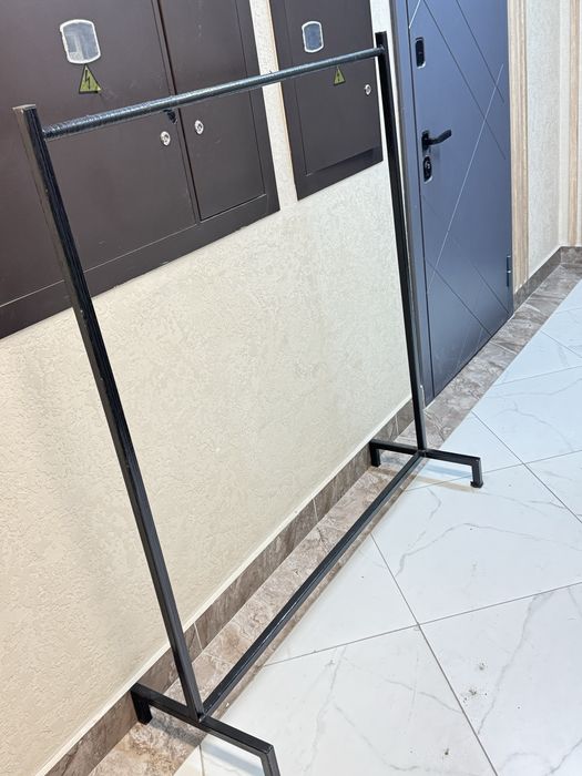 Напольный стойка вешалка железный