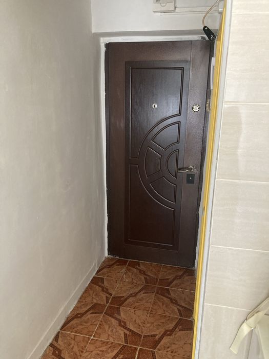 Inchiriez garsoniera