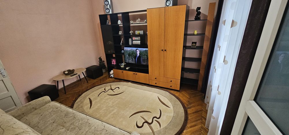 Închiriez apartament 2 camere decomandat