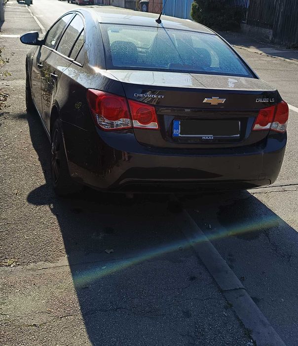 Chevrolet Cruze LS 1.6 benzină – 124 CP – 2011 – Stare excelentă