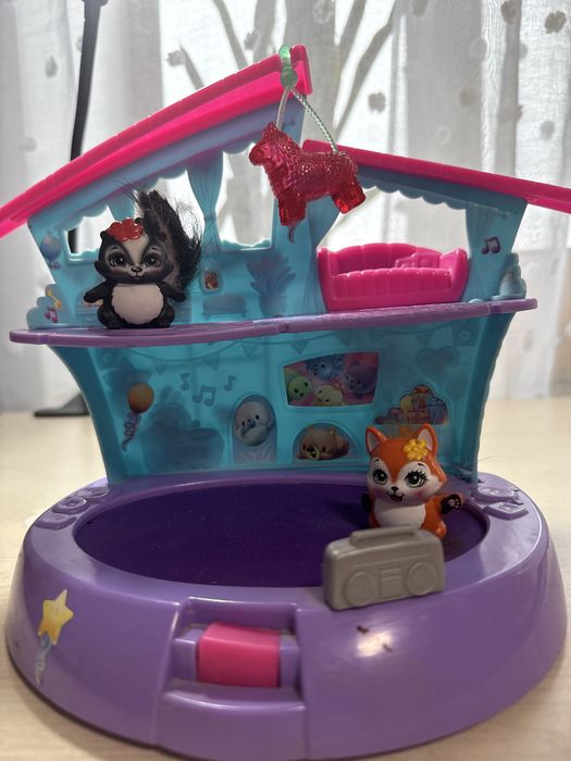 Игрушечный домик для вечеринок