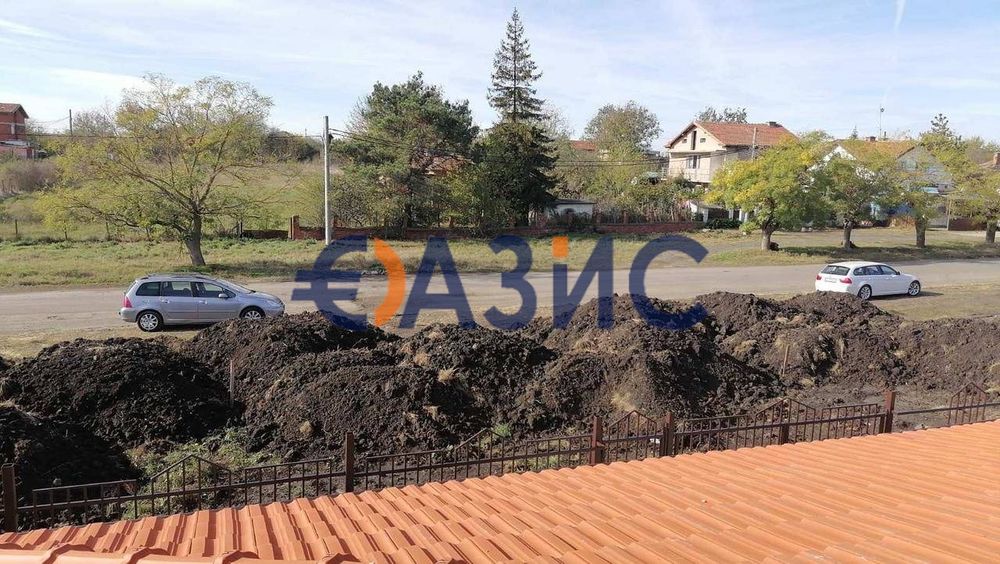 Къща 2-етажна и двор в село Полски Извор, общ. Камено, обл. Бургас,