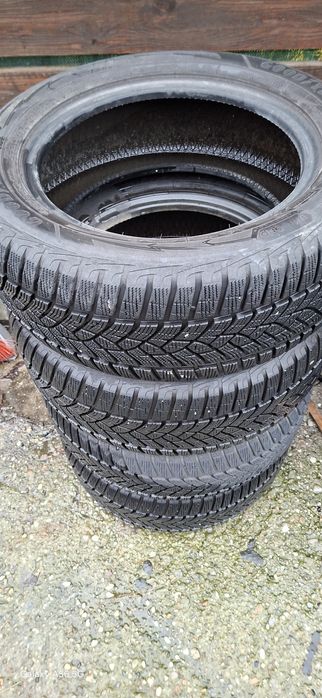 Anvelope iarna Goodyear 225 55 r16 dotării 2020 rulaj 1000km