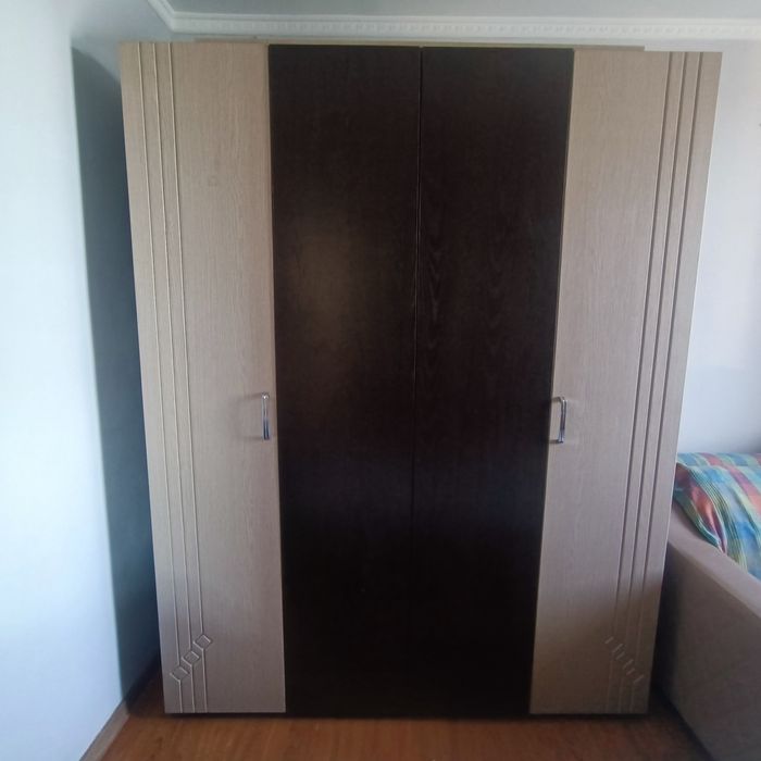 Срочно продам шкаф в идеальном состоянии