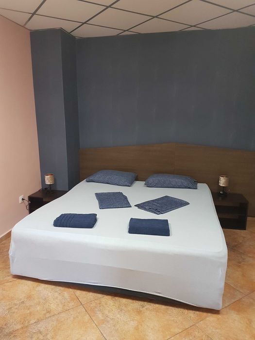 Нощувки в Самостоятелно студио Валенса