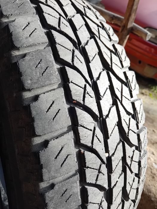 4 бр. всесезонни  гуми за джип Yokohama 205/70 R15