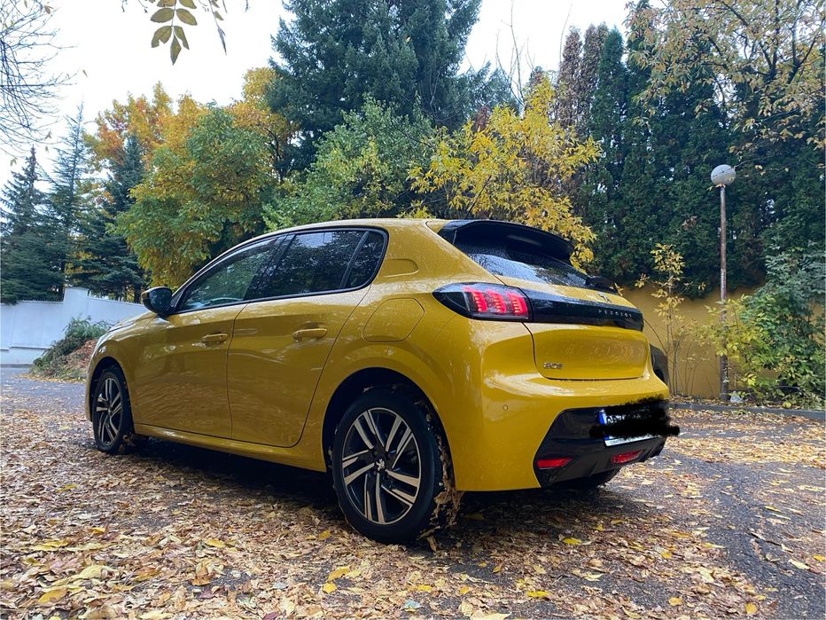 Peugeot 208 - 2020 г.