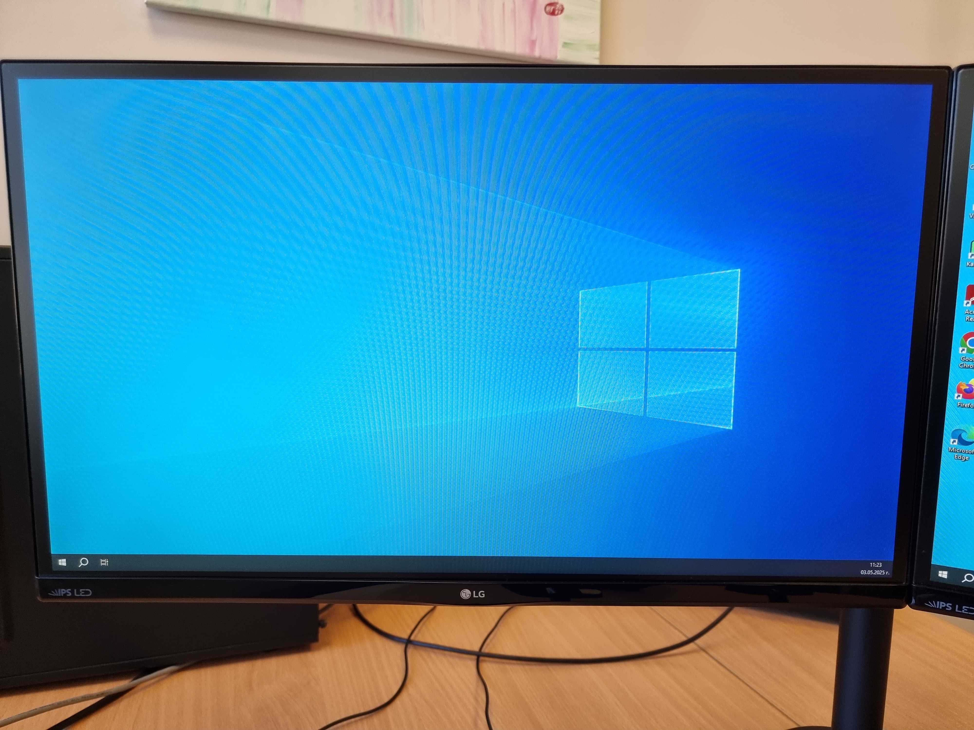 Два монитора LG 23MP67VQ-P 23" с регулируема стойка Gaming setup 75Hz
