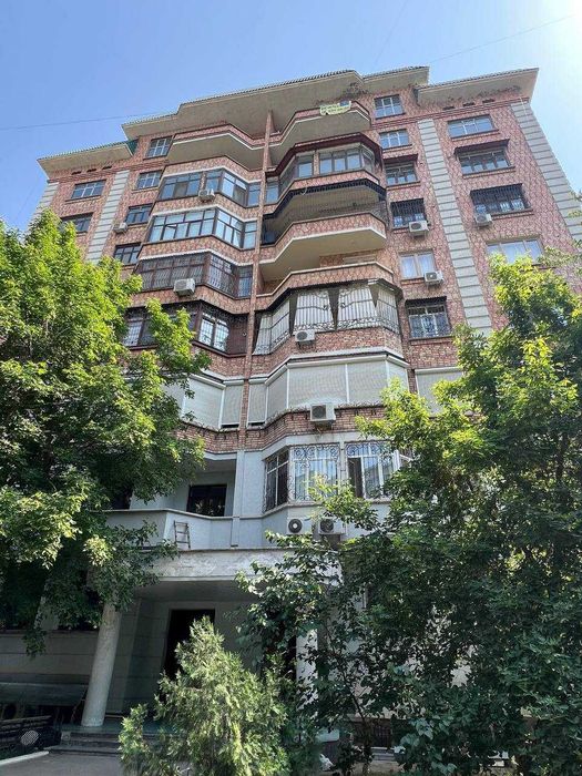 В продаже Габус (с террасой и парковкой) 410 кв м ( по 1650 за кв.м )