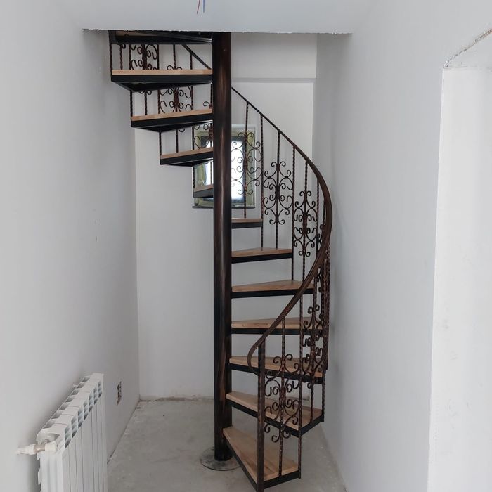 Scari metalice de interior și exterior