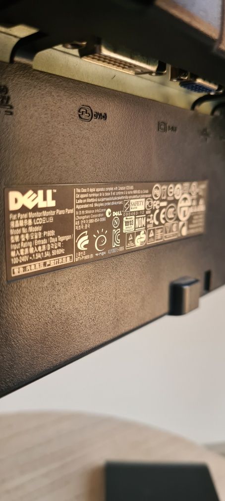 Монитор  DELL 19