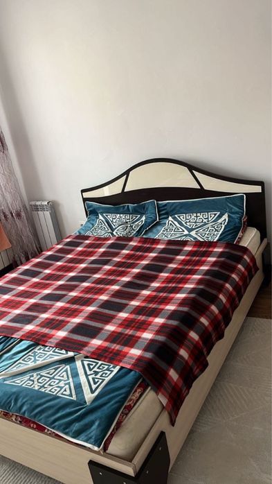 Двухспальная кровать